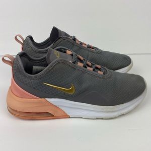 NIKE WOMENS AIR MAX MOTION 2 SNEAKER - GREY Size 7